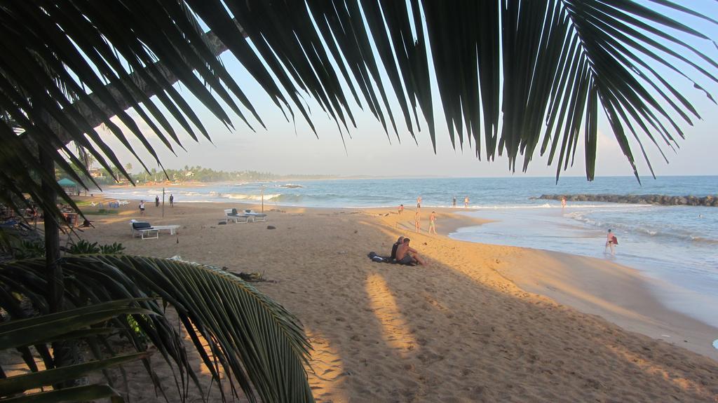 Shanika Beach Inn Tangalle Esterno foto