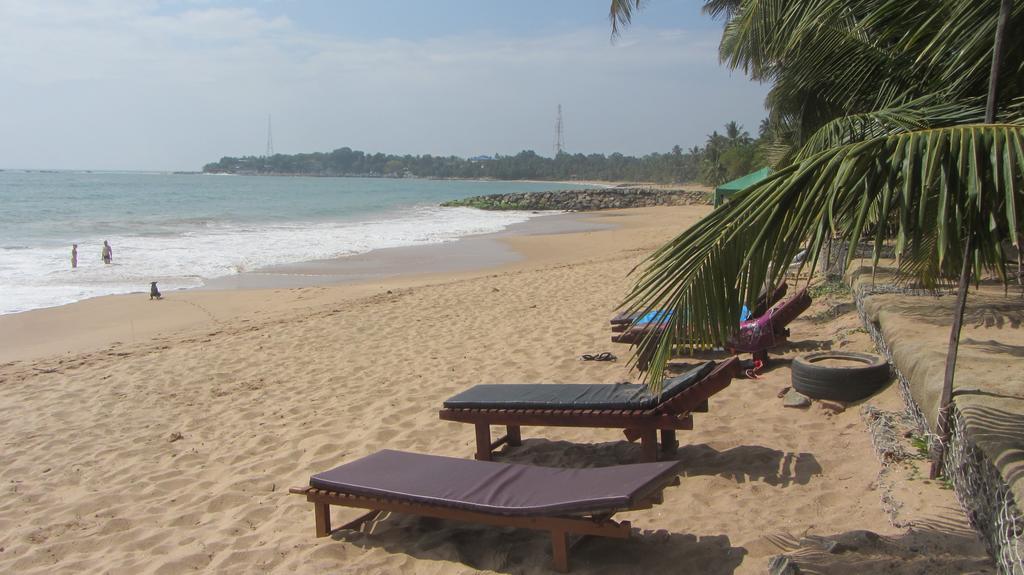 Shanika Beach Inn Tangalle Esterno foto