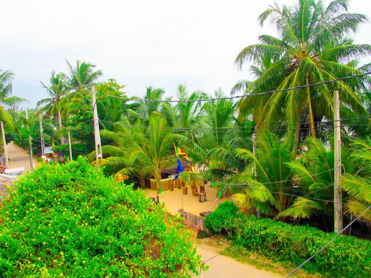 Shanika Beach Inn Tangalle Esterno foto