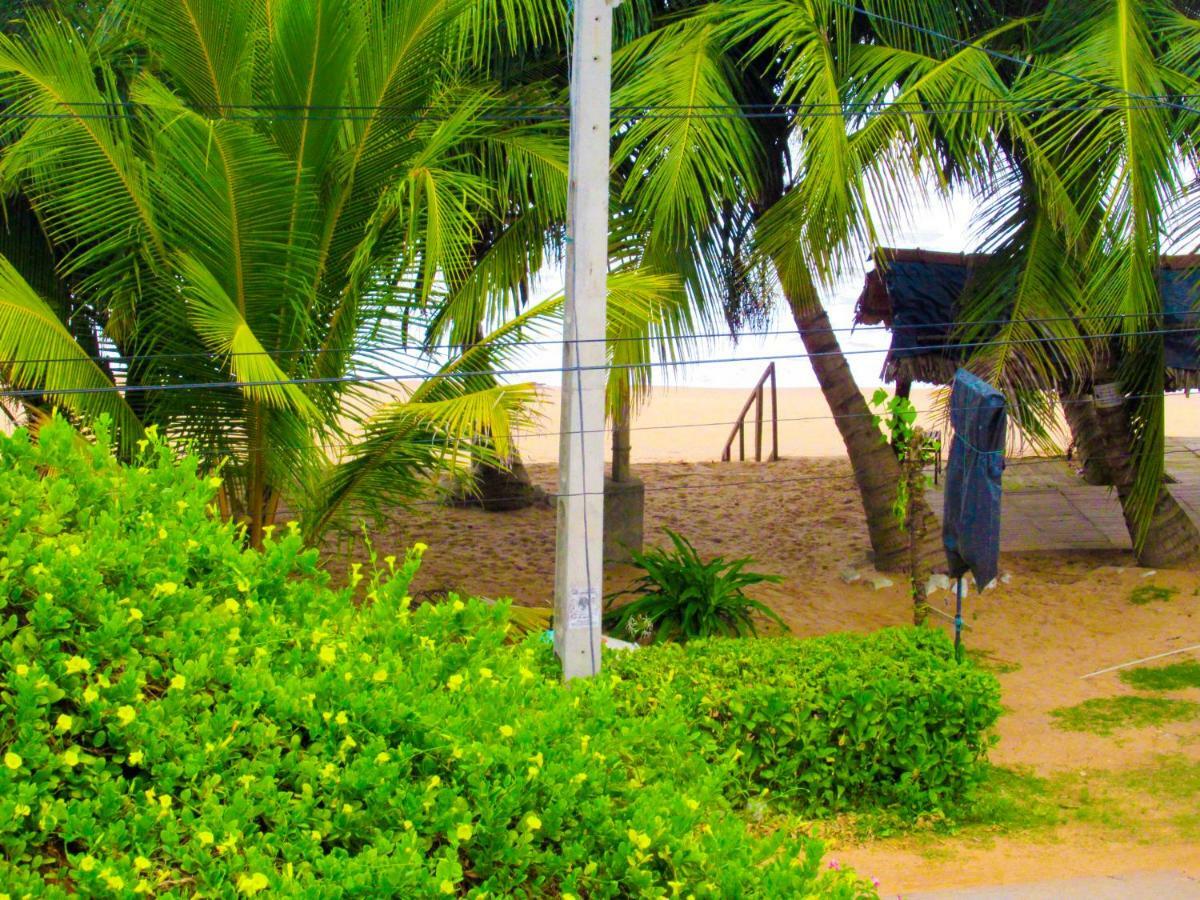 Shanika Beach Inn Tangalle Esterno foto