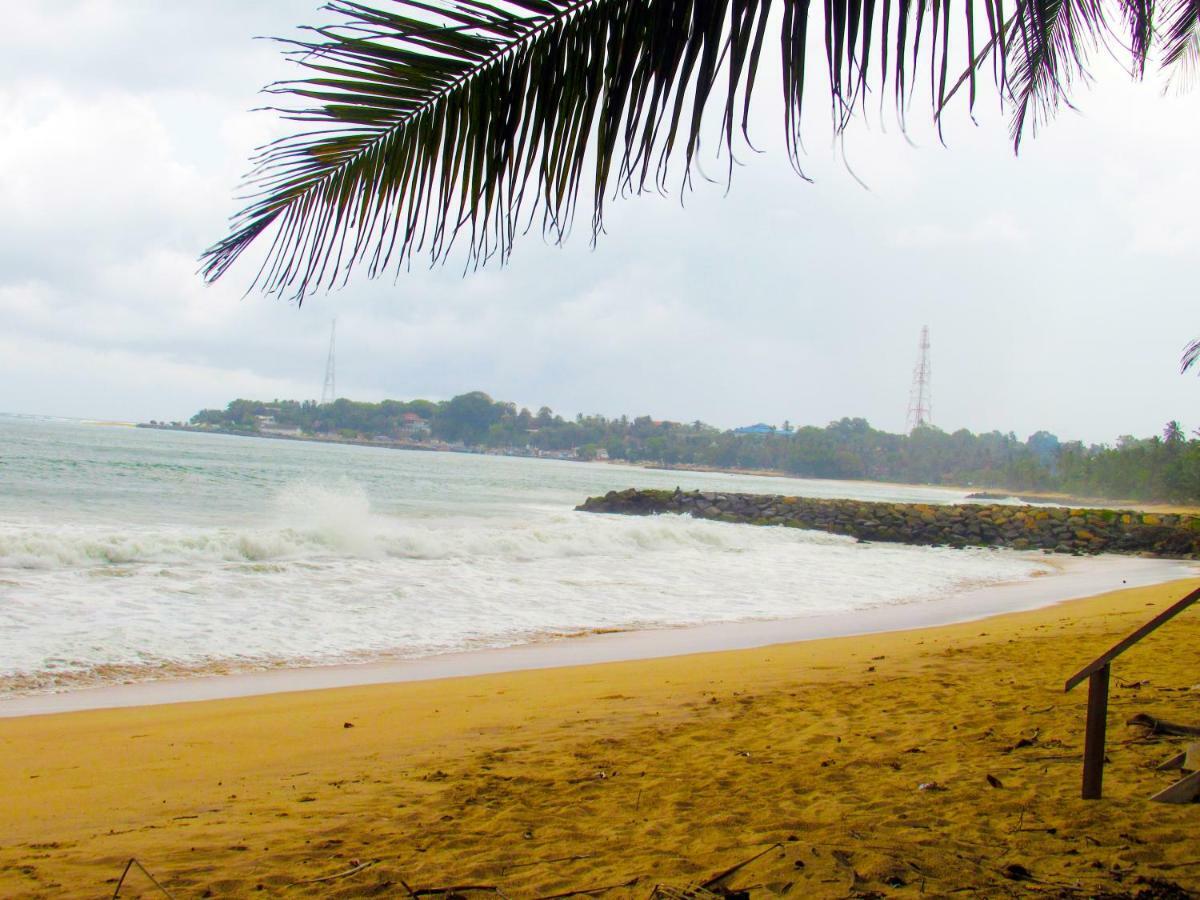 Shanika Beach Inn Tangalle Esterno foto