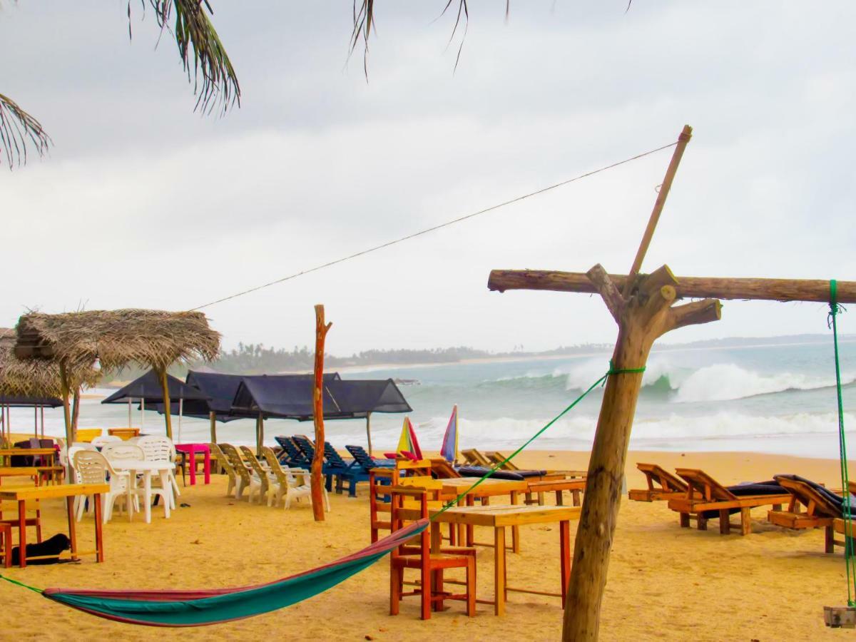 Shanika Beach Inn Tangalle Esterno foto